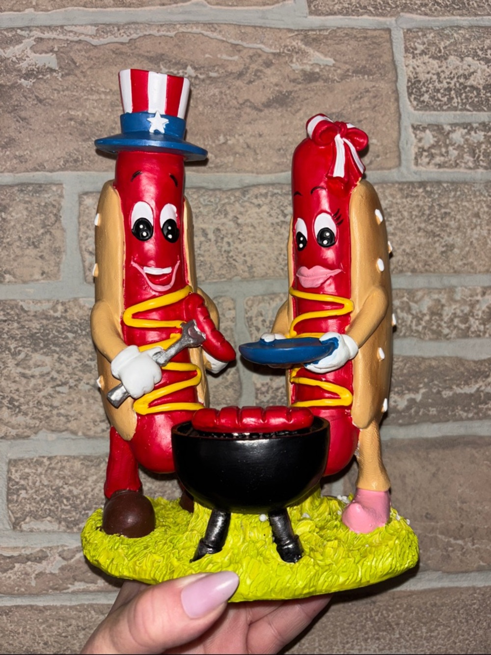 Viral Patriotic Hot Dog Couple BBQ Figurine - Red, Tan, Yellow